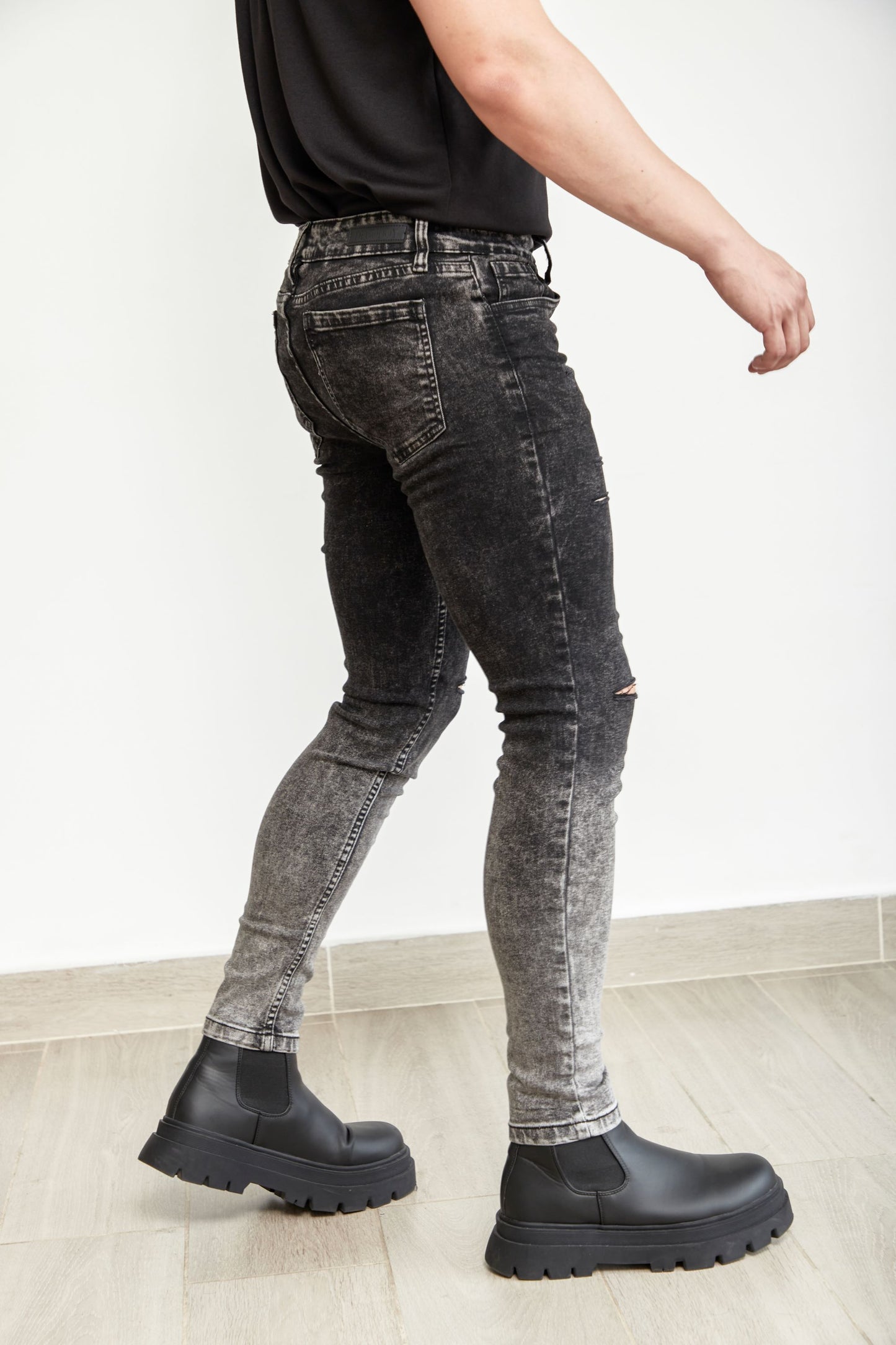 Jean Lira Black