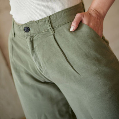 Short Eucalipto Oliva