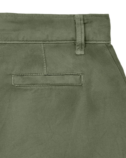 Short Eucalipto Oliva